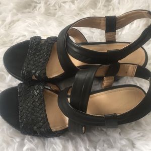 Black wedges